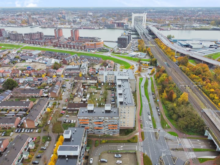 Foto 1 van Tomatenplein 169