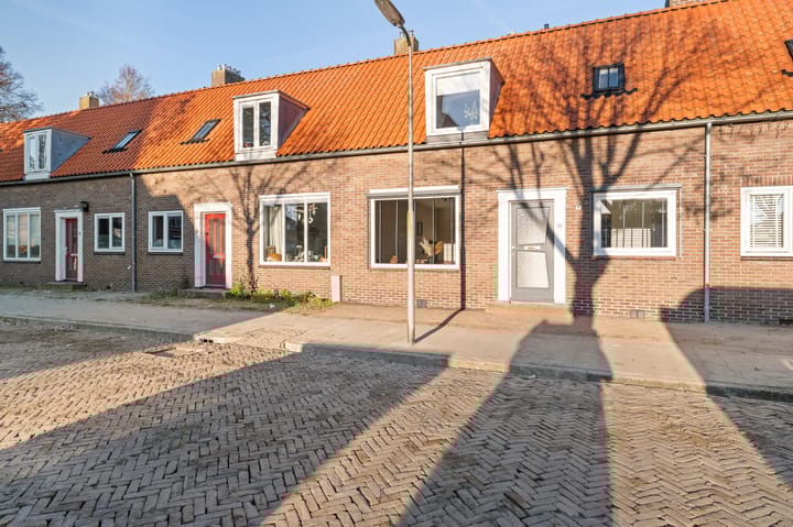 Foto 2 van Kerkplein 22