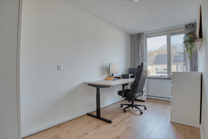 Photo 32 of Everstein 35