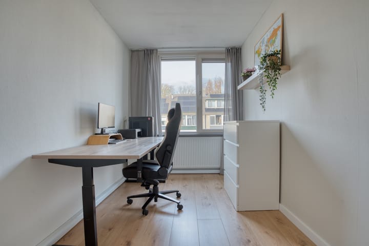 Photo 33 of Everstein 35