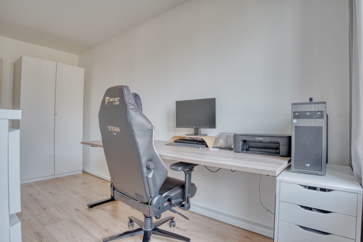 Photo 34 of Everstein 35