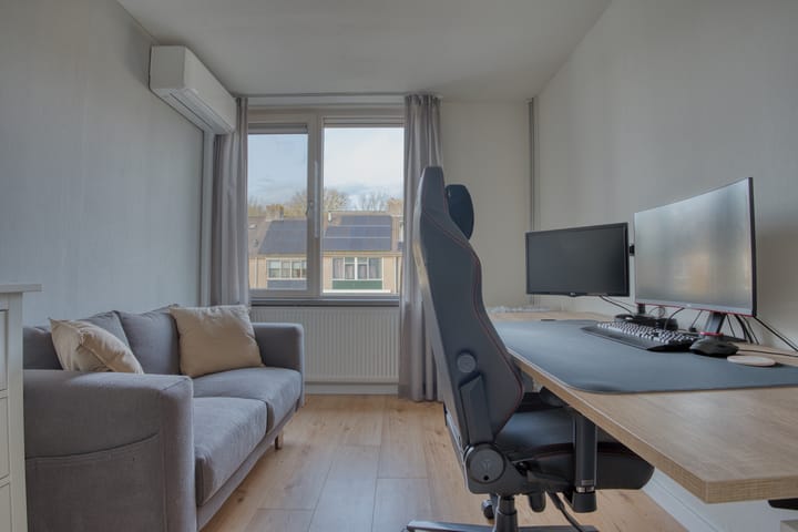 Photo 35 of Everstein 35