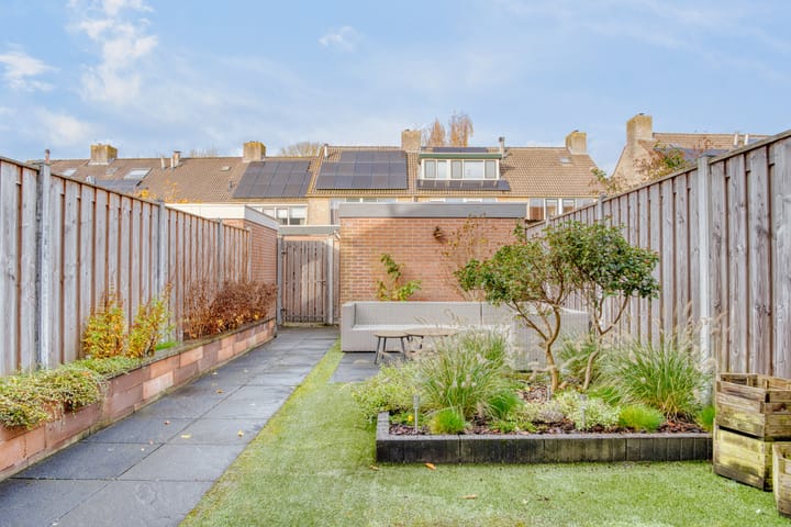 Photo 45 of Everstein 35