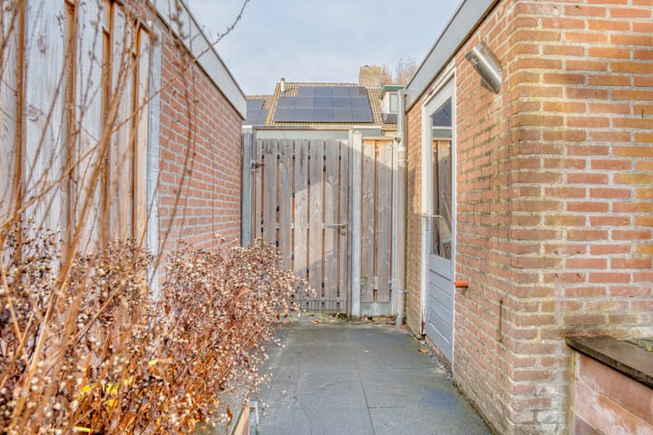 Photo 49 of Everstein 35