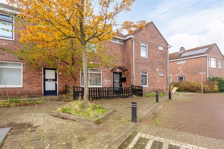 View photo 1 of Leeghwaterstraat 87