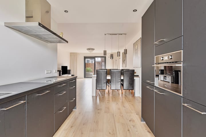 Foto 3 van John Bardeenstraat 10