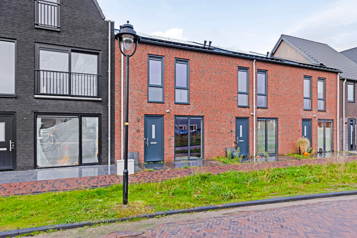 View photo 36 of John Bardeenstraat 10