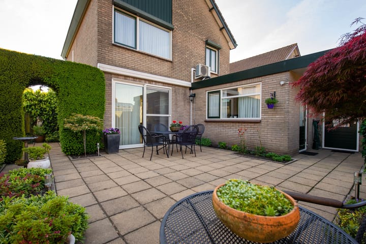 Foto 38 van van 't Hoffstraat 14