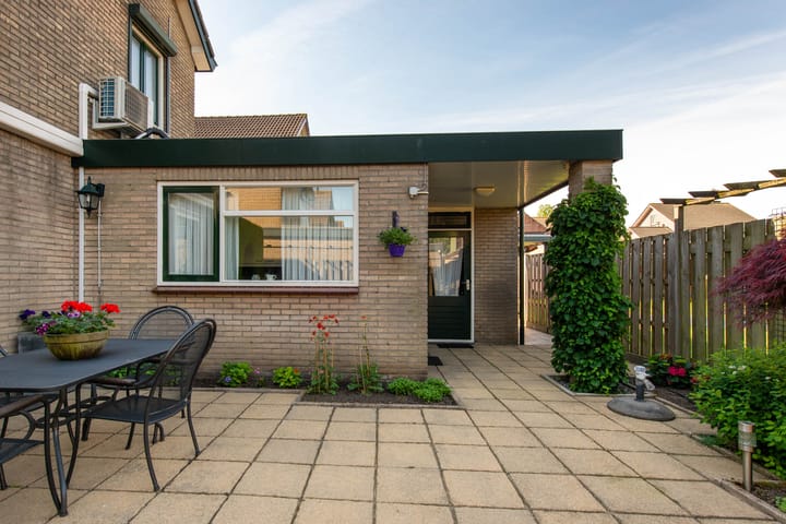 Foto 41 van van 't Hoffstraat 14