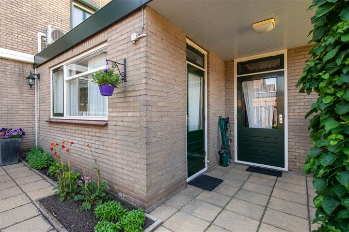 Bekijk foto 42 van van 't Hoffstraat 14