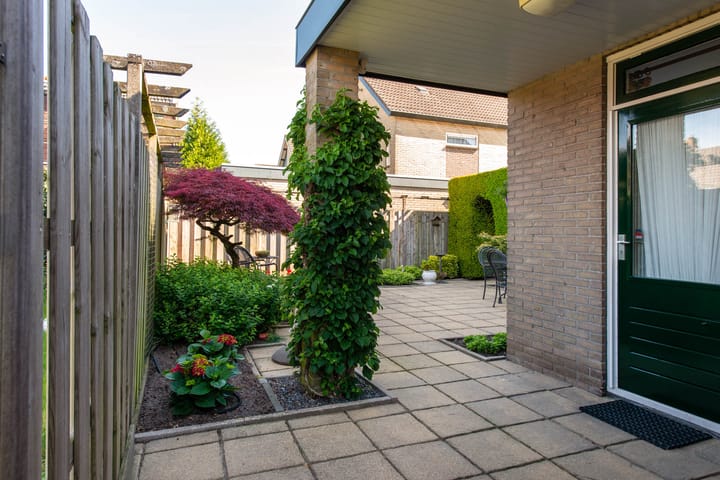 Foto 43 van van 't Hoffstraat 14