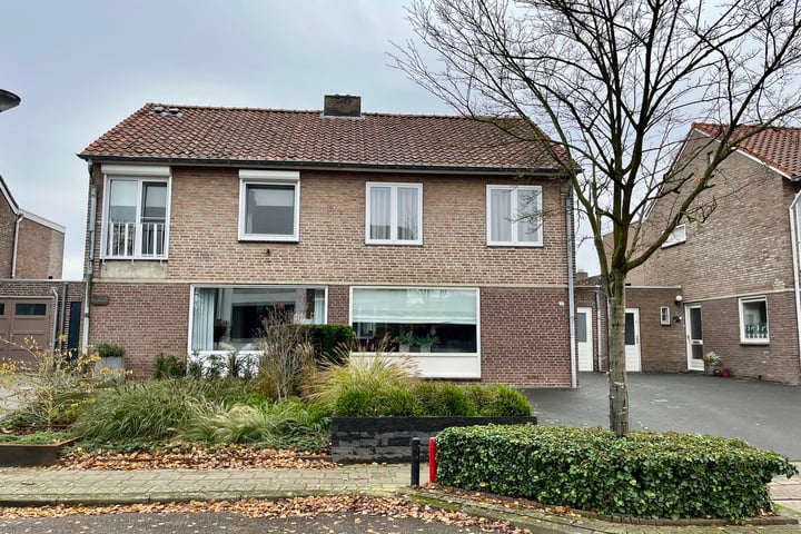 Bekijk foto 2 van Limburgerstraat 42