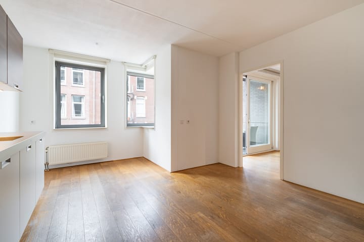 Photo 8 of Ten Katestraat 77