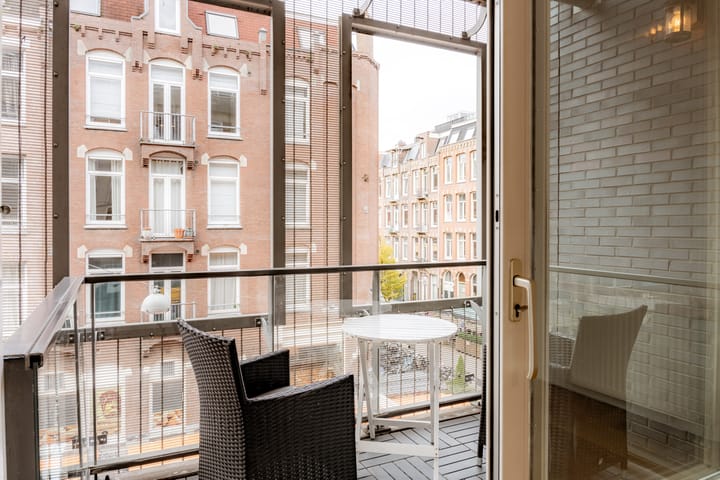 Photo 11 of Ten Katestraat 77