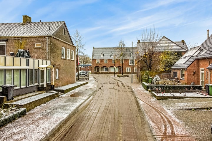 Bekijk foto 2 van Kapelstraat 2