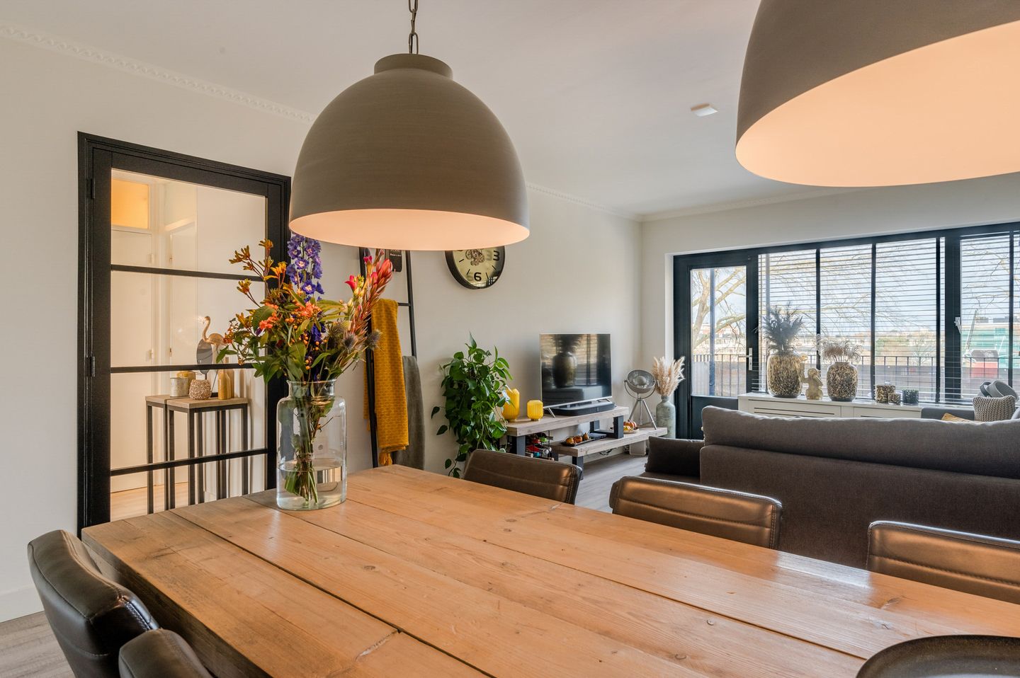 Foto 10 van Aert van Neslaan 327