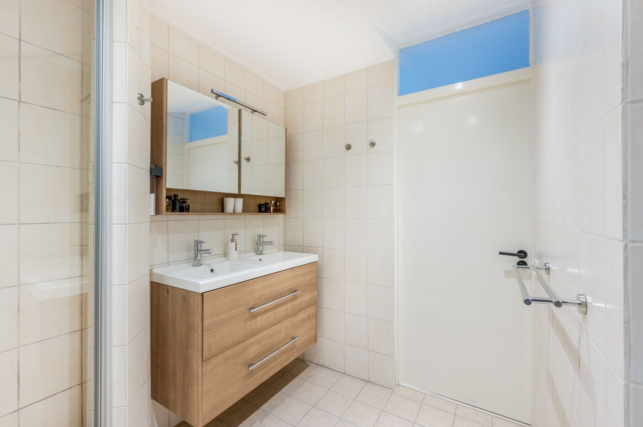 Foto 27 van Aert van Neslaan 327