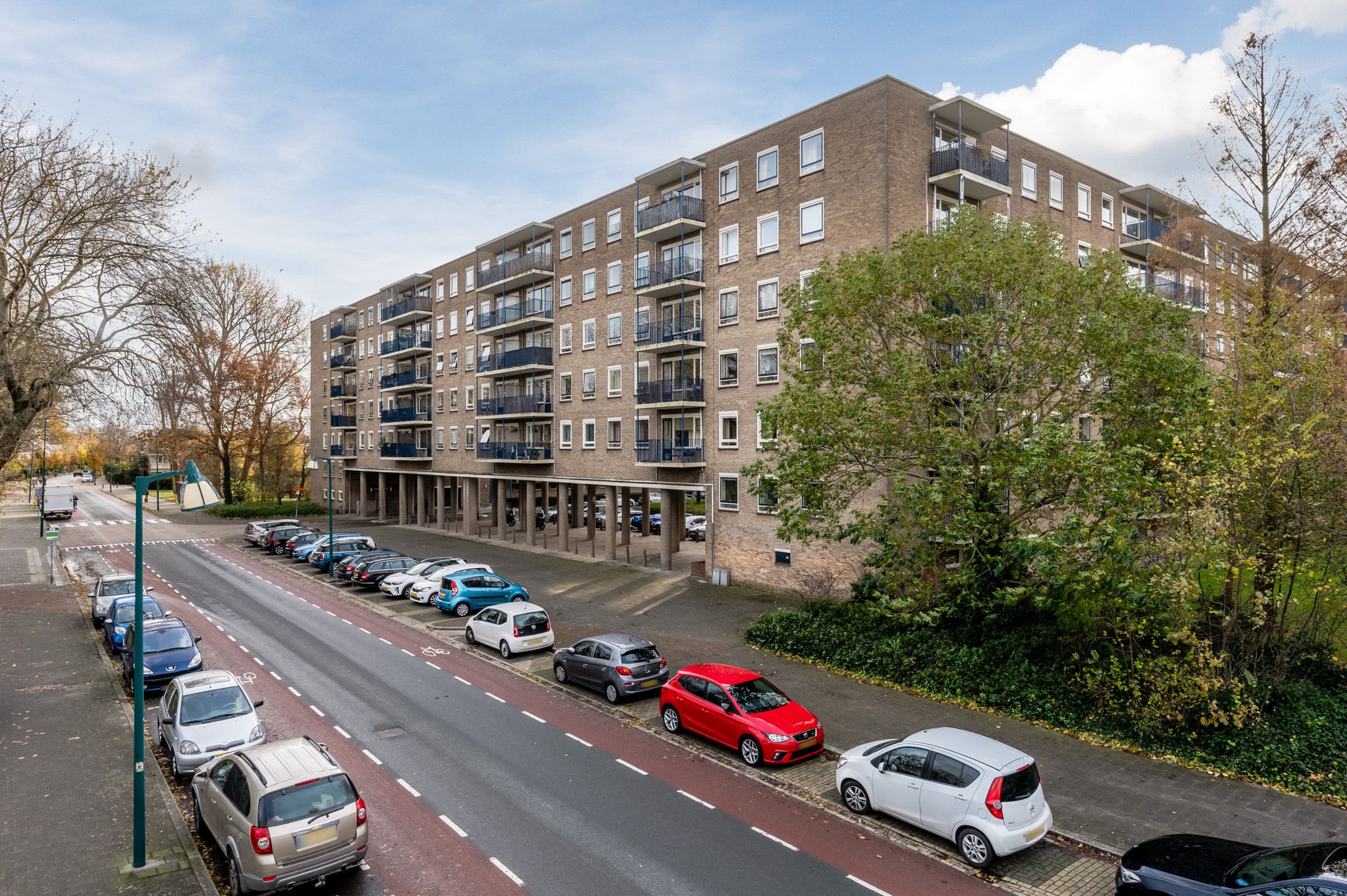 Foto 33 van Aert van Neslaan 327