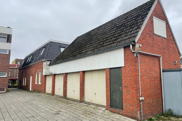 Bekijk foto 1 van Landstraat