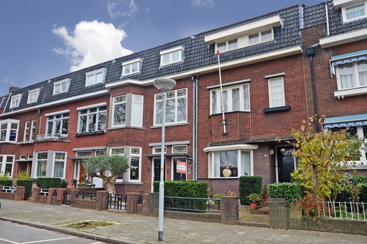 View photo 1 of van Cleefstraat 44