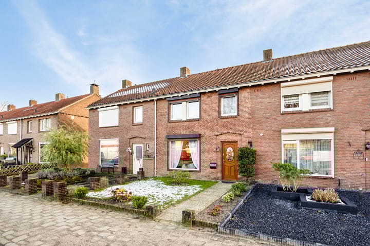 Foto 1 van Kapelaan Nausstraat 21