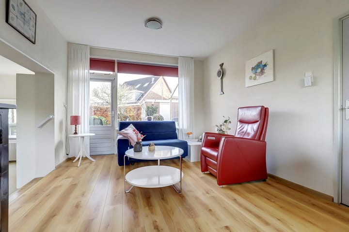 Foto 8 van Esdoornstraat 6