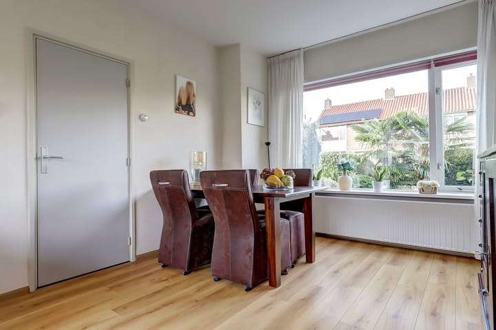 Foto 9 van Esdoornstraat 6