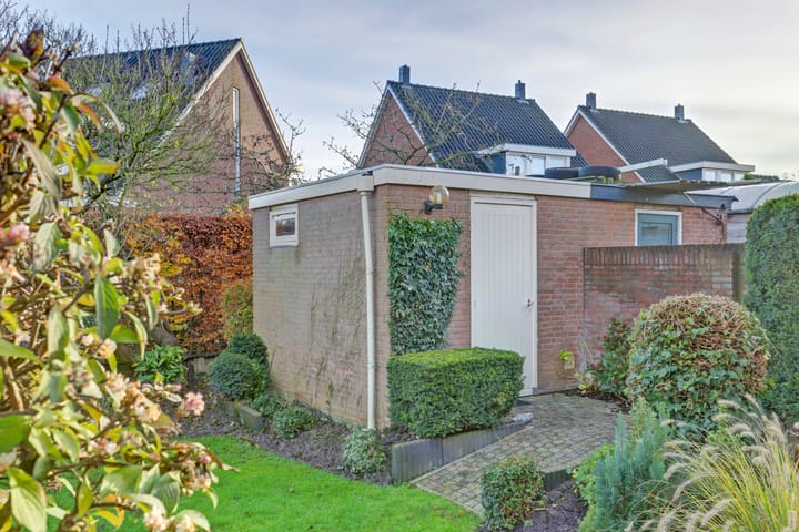 Foto 28 van Esdoornstraat 6