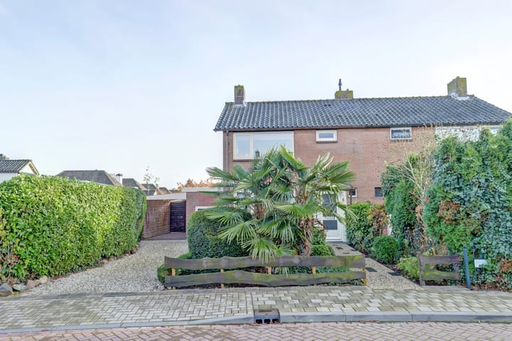 Foto 30 van Esdoornstraat 6