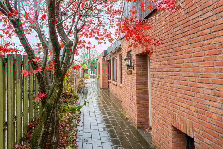 Photo 10 of Hoofdstraat 243