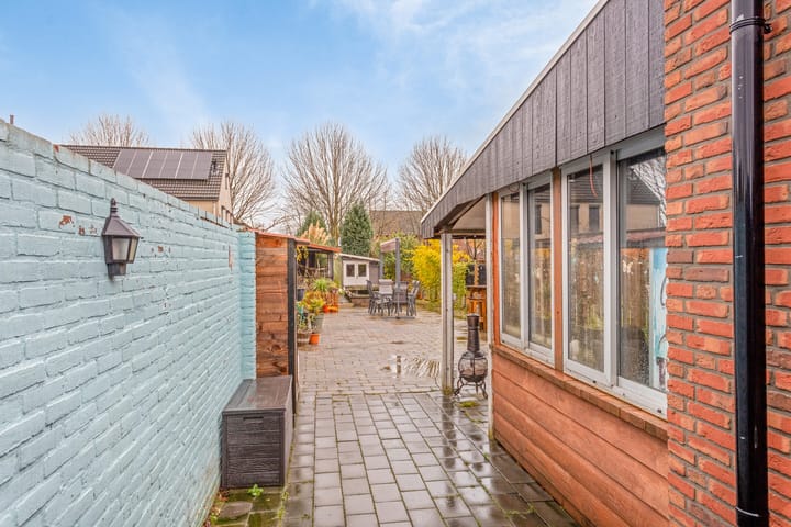 Photo 12 of Hoofdstraat 243