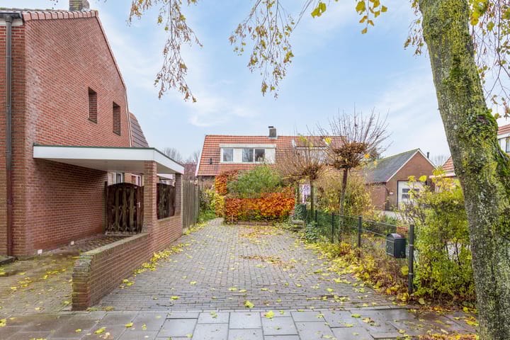 Photo 4 of Hoofdstraat 243