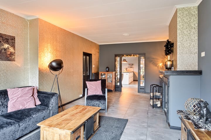 Photo 17 of Hoofdstraat 243