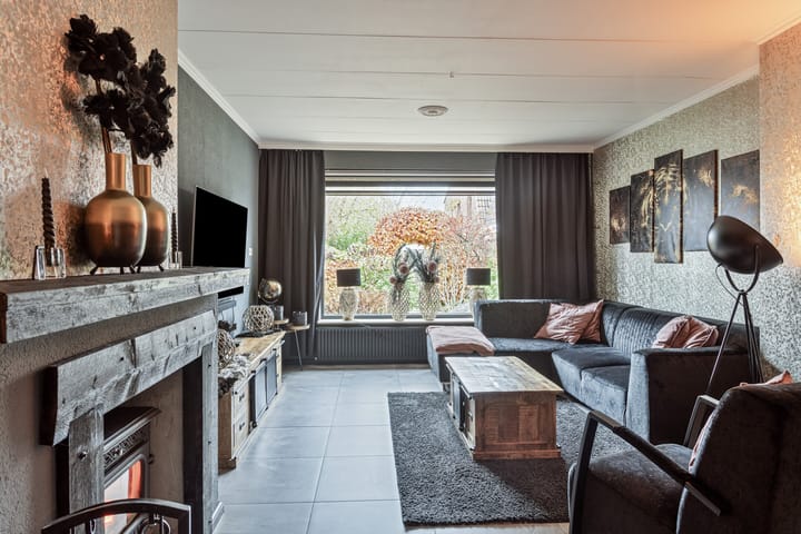 Photo 18 of Hoofdstraat 243