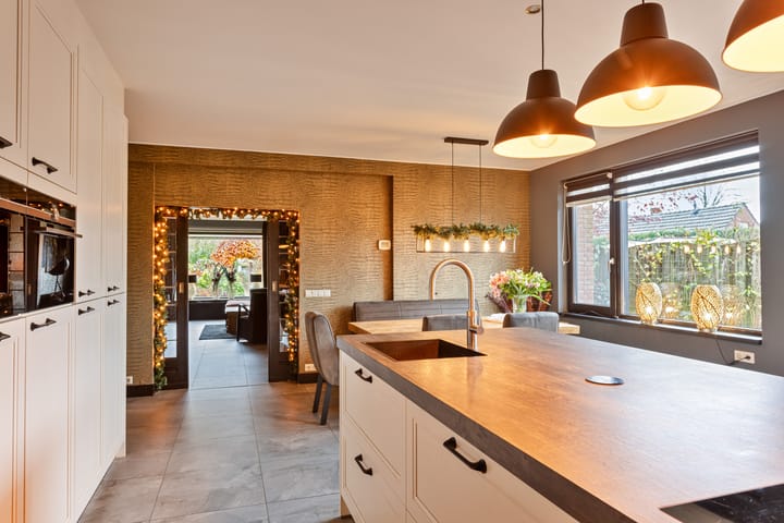 Photo 23 of Hoofdstraat 243