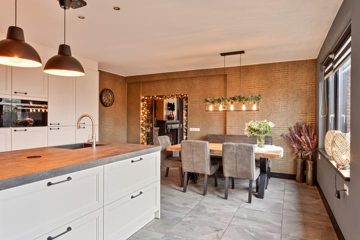 Photo 24 of Hoofdstraat 243