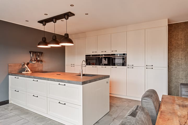 Photo 25 of Hoofdstraat 243