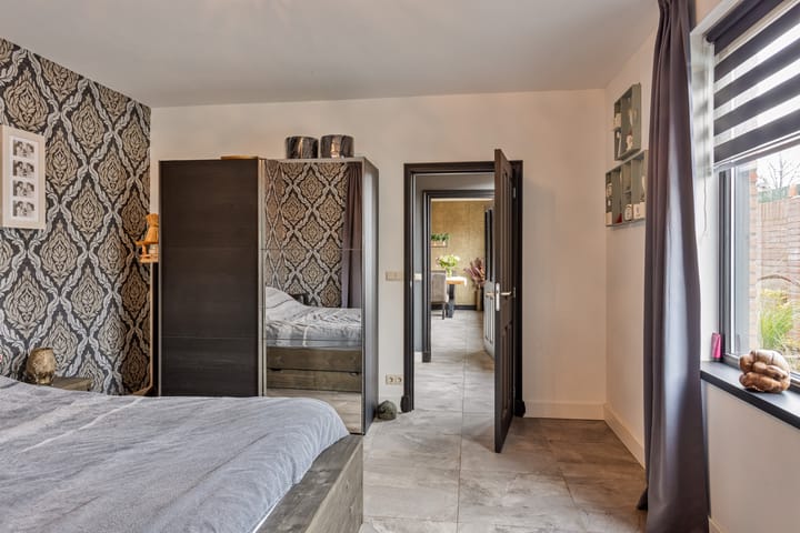 Photo 32 of Hoofdstraat 243