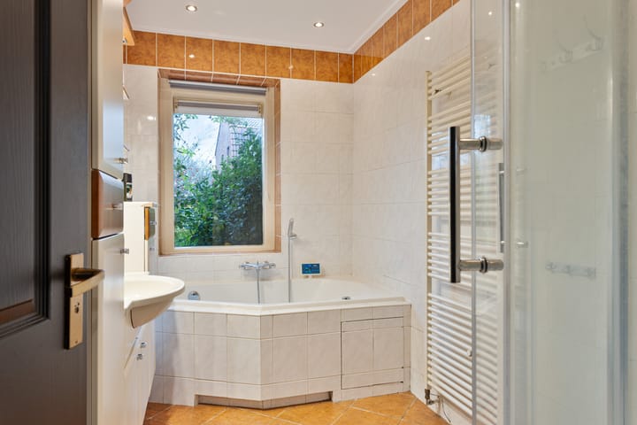 Photo 34 of Hoofdstraat 243