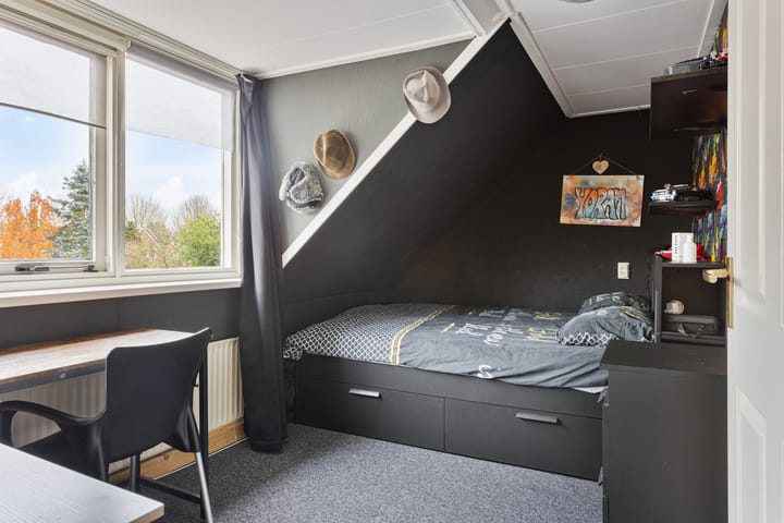 Photo 38 of Hoofdstraat 243