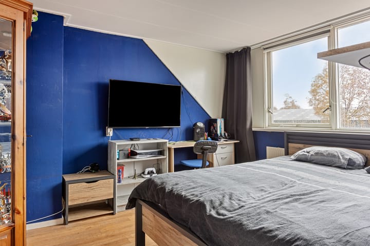 Photo 40 of Hoofdstraat 243