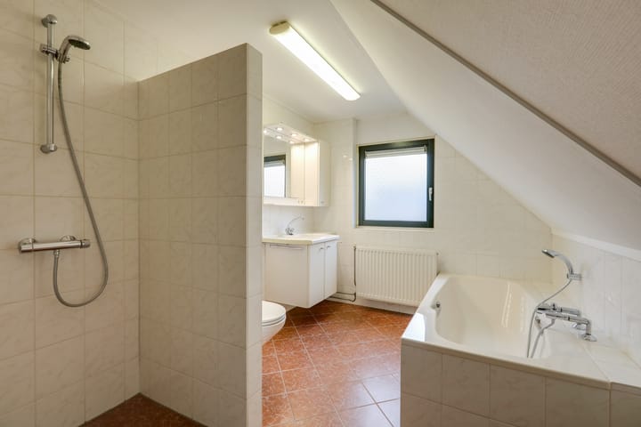 Foto 3 van Emmerikseweg 9