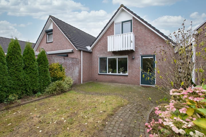 Foto 2 van Emmerikseweg 9