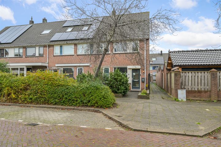 Bekijk foto 1 van Aletta Jacobsstraat 106