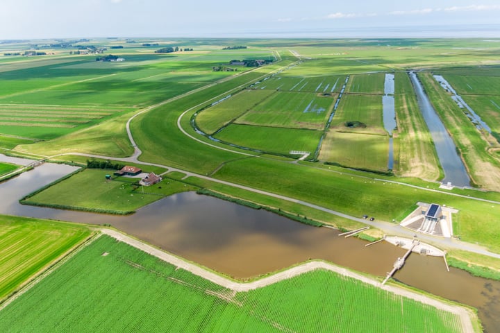 Bekijk foto 90 van Zeedijk 15