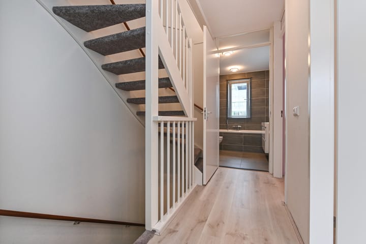 Foto 18 van Charlotte Jacobslaan 43