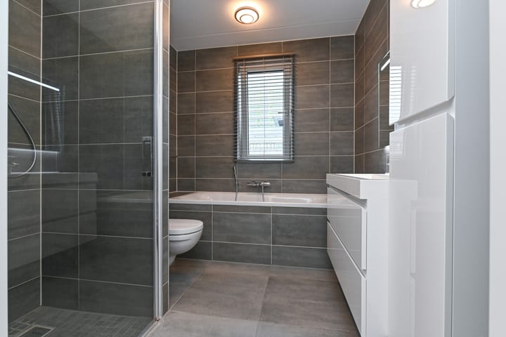 Foto 19 van Charlotte Jacobslaan 43