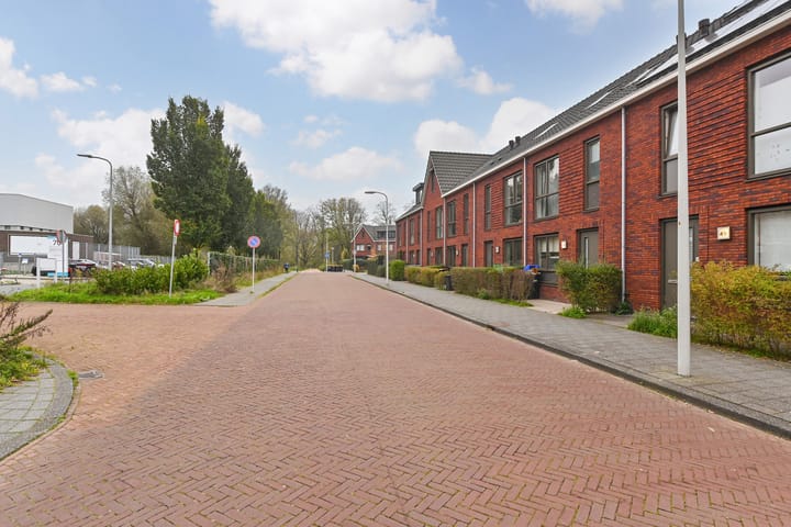 Foto 37 van Charlotte Jacobslaan 43