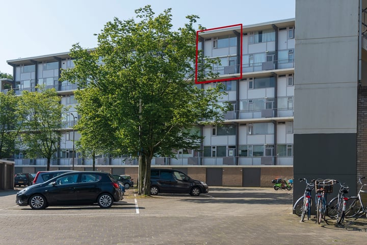 View photo 1 of Generaal Barberstraat 103