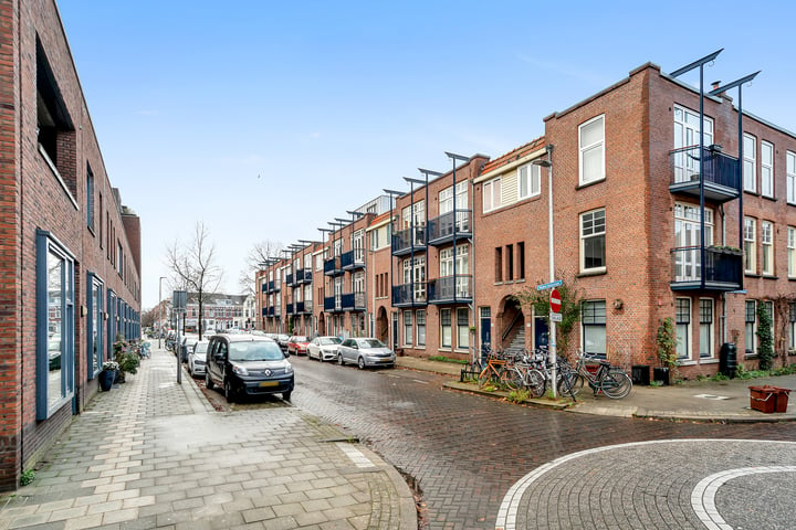 Bekijk foto 41 van Busken Huetstraat 44